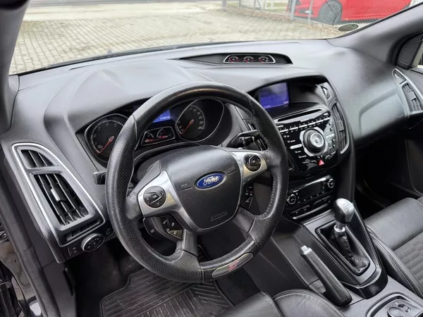 Ford Focus 2.0 ST 184 kW ČR odp. DPH - foto 13