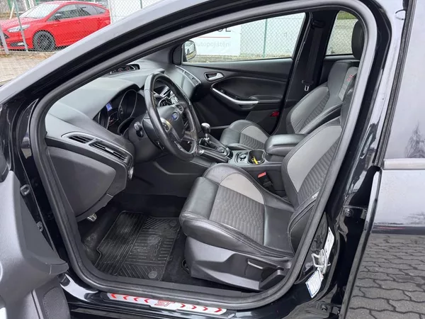 Ford Focus 2.0 ST 184 kW ČR odp. DPH - foto 6
