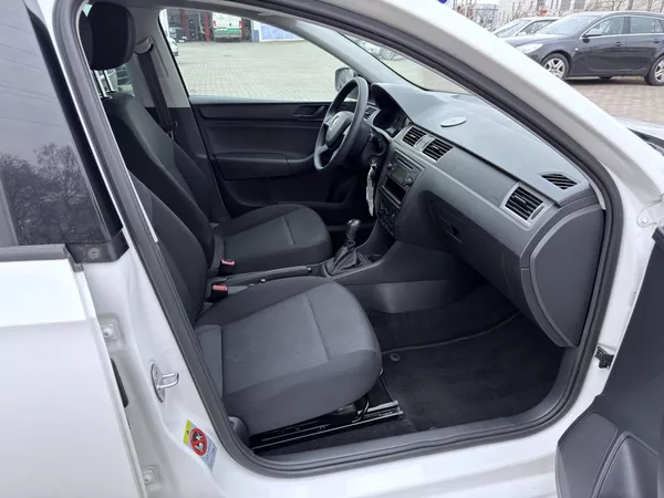 Škoda Rapid 1.2 TSI 63 kW - foto 13