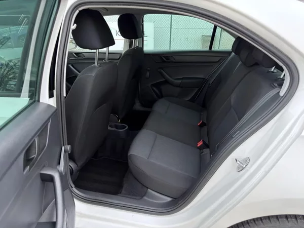Škoda Rapid 1.2 TSI 63 kW - foto 8