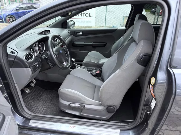 Ford Focus ST 2.5i 166 kW - foto 6