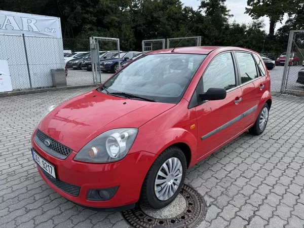 Ford Fiesta 1.3i 51 kW klima