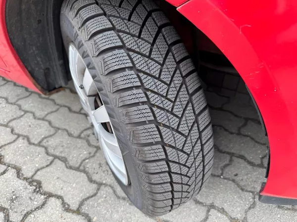Ford Fiesta 1.3i 51 kW klima - foto 13