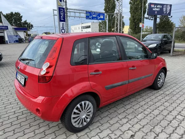 Ford Fiesta 1.3i 51 kW klima - foto 5