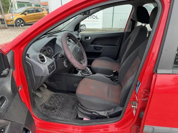 Ford Fiesta 1.3i 51 kW klima - foto 6