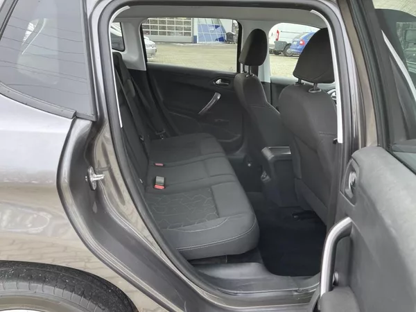 Peugeot 2008 Style 1.2i 60 kW, serviska - foto 10