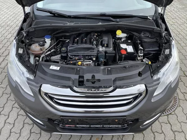 Peugeot 2008 Style 1.2i 60 kW, serviska - foto 12