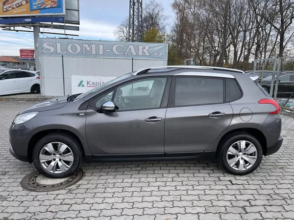 Peugeot 2008 Style 1.2i 60 kW, serviska - foto 3