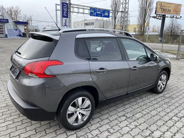 Peugeot 2008 Style 1.2i 60 kW, serviska - foto 5