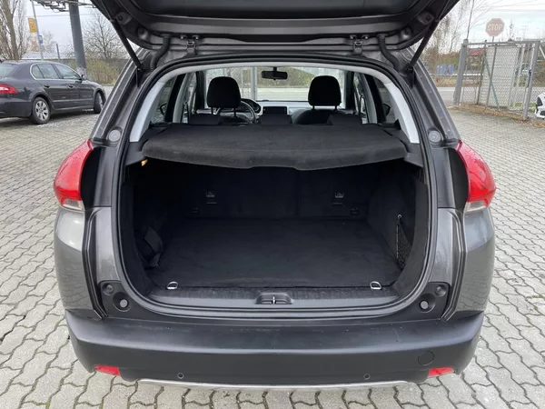 Peugeot 2008 Style 1.2i 60 kW, serviska - foto 9
