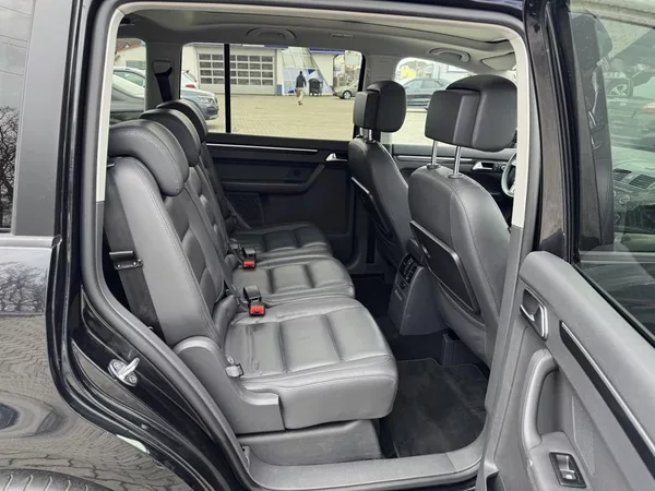 Volkswagen Touran 2.0 TDI 130 kW DSG Highline - foto 10