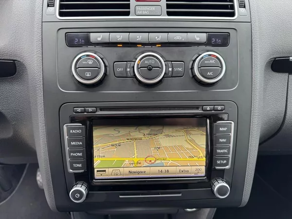 Volkswagen Touran 2.0 TDI 130 kW DSG Highline - foto 18