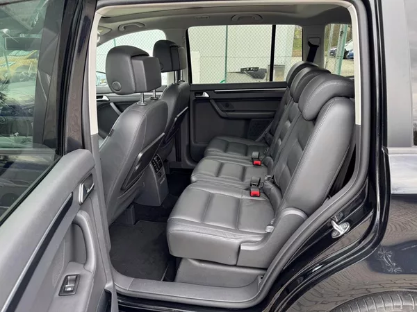 Volkswagen Touran 2.0 TDI 130 kW DSG Highline - foto 7
