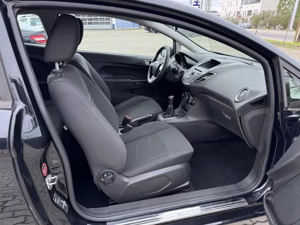 Ford Fiesta 1.0i 74 kW klima - foto 10