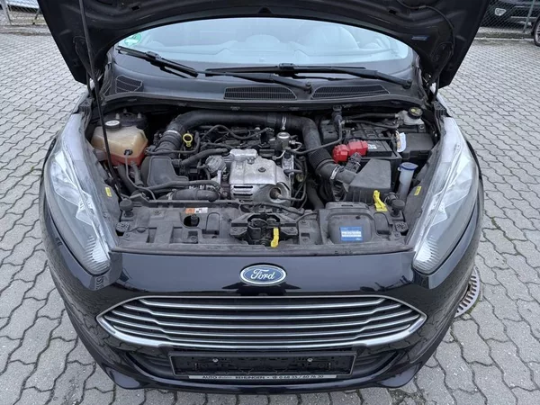 Ford Fiesta 1.0i 74 kW klima - foto 11