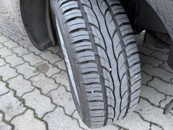 Ford Fiesta 1.0i 74 kW klima - foto 16