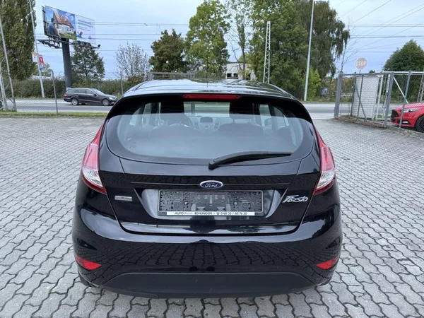 Ford Fiesta 1.0i 74 kW klima - foto 4
