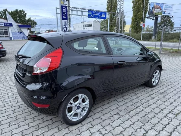 Ford Fiesta 1.0i 74 kW klima - foto 5