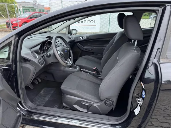 Ford Fiesta 1.0i 74 kW klima - foto 6