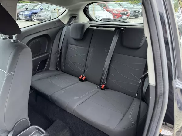Ford Fiesta 1.0i 74 kW klima - foto 7