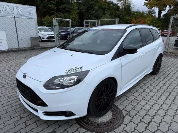 Ford Focus ST 2.0 EB 184 kW nehavar.