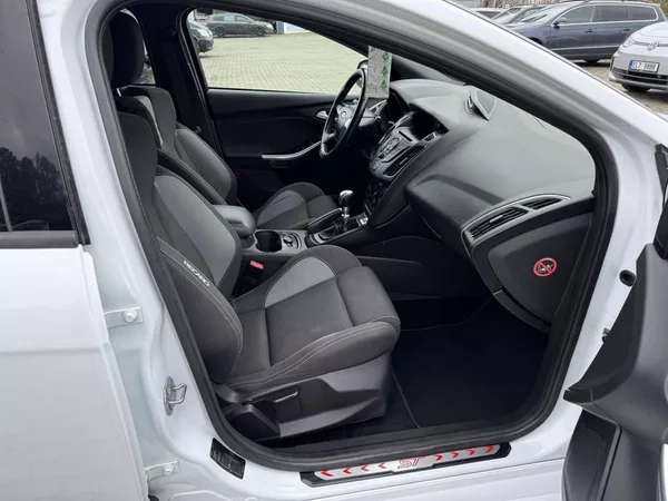 Ford Focus ST 2.0 EB 184 kW nehavar. - foto 10