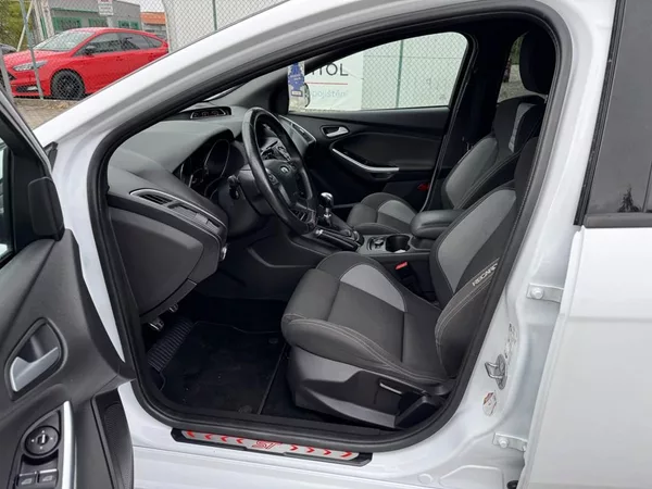 Ford Focus ST 2.0 EB 184 kW nehavar. - foto 6