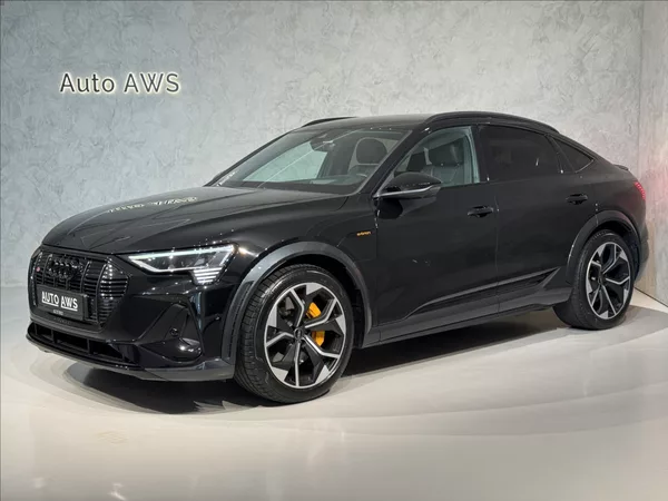 Audi e-tron S 370 Digital LED Záruka