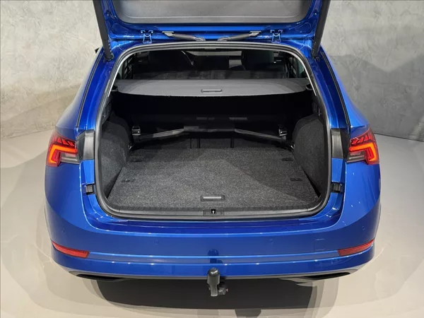 Škoda Octavia 2,0 TDi DSG Tour Virtual Matr - foto 12