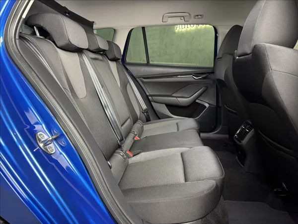 Škoda Octavia 2,0 TDi DSG Tour Virtual Matr - foto 14