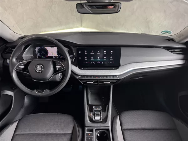 Škoda Octavia 2,0 TDi DSG Tour Virtual Matr - foto 17