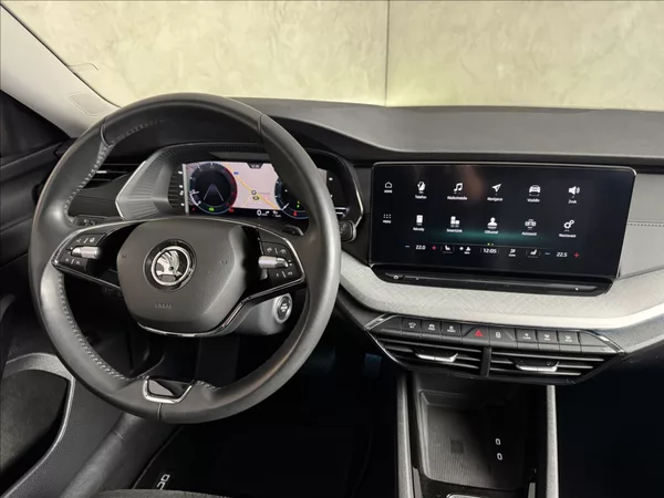 Škoda Octavia 2,0 TDi DSG Tour Virtual Matr - foto 18