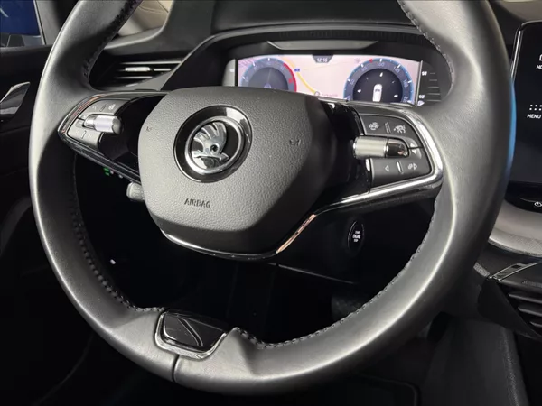 Škoda Octavia 2,0 TDi DSG Tour Virtual Matr - foto 44