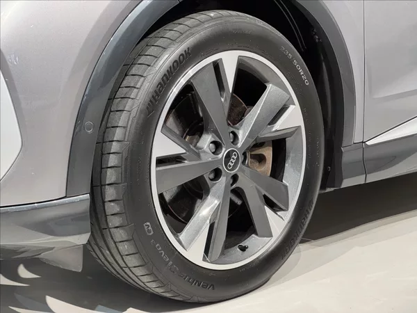 Audi Q4 e-tron 150kW S-Line LED Kamera - foto 5
