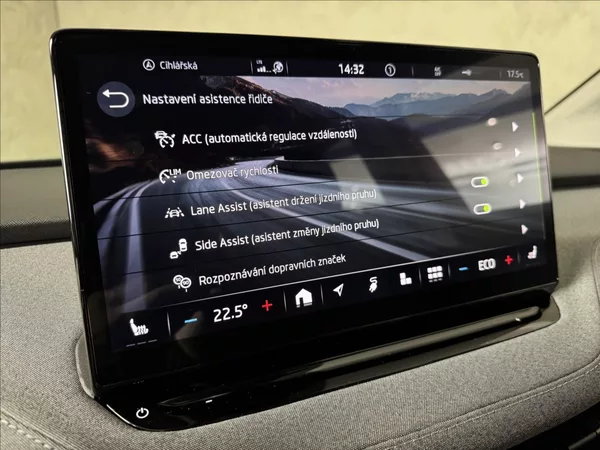 Škoda Enyaq 80 LED Matrix Assist Kamera - foto 27