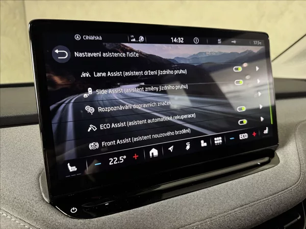 Škoda Enyaq 80 LED Matrix Assist Kamera - foto 28