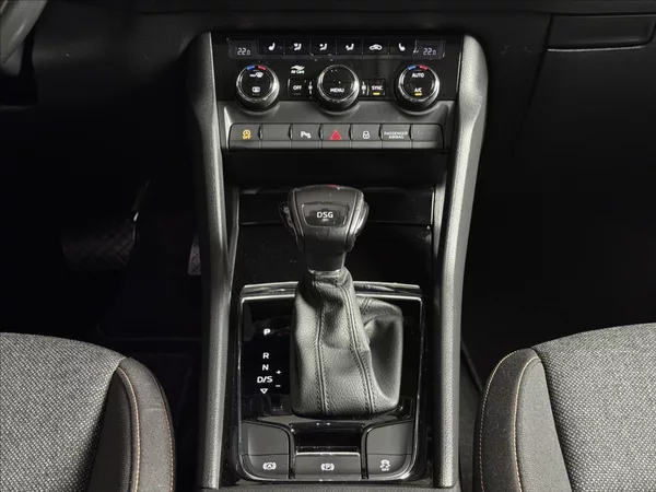 Škoda Karoq 1,5 TSi DSG Clever Virtual LE - foto 16