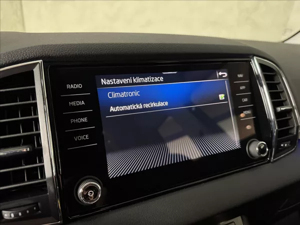 Škoda Karoq 1,5 TSi DSG Clever Virtual LE - foto 38