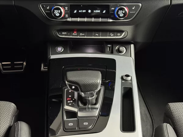 Audi Q5 2,0 TDi Quattro S-Line Assist - foto 18