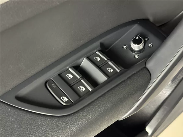 Audi Q5 2,0 TDi Quattro S-Line Assist - foto 22