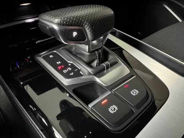 Audi Q5 2,0 TDi Quattro S-Line Assist - foto 45