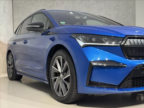 Škoda Enyaq 80 Sportline LED Matrix Assist - foto 6