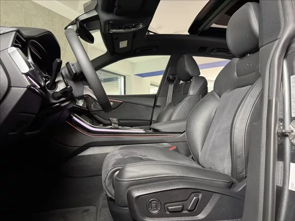 Audi Q8 3,0 TDi Competition Plus LED - foto 23