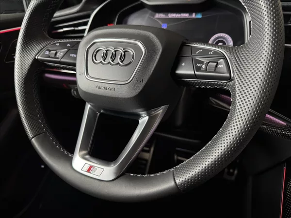 Audi Q8 3,0 TDi Competition Plus LED - foto 43