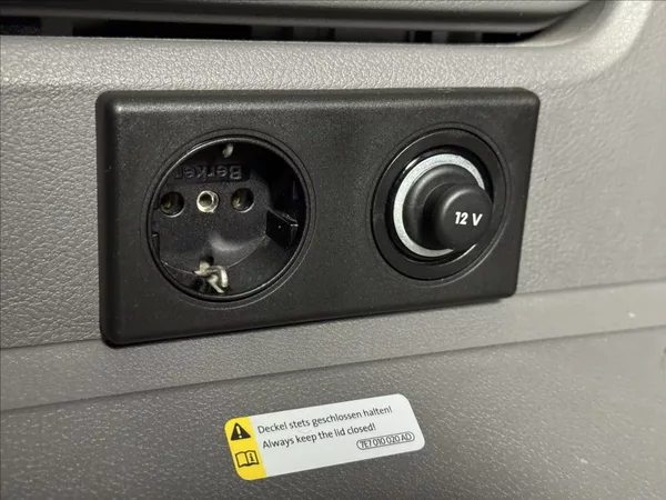Volkswagen California 2,0 TDi DSG Beach LED Assist - foto 20