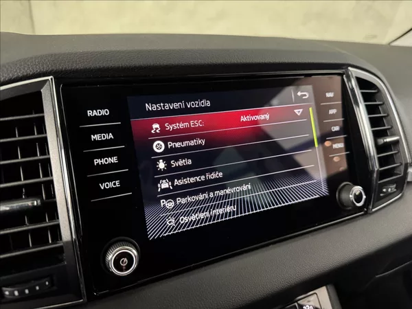 Škoda Karoq 1,5 TSi DSG Style LED Kamera - foto 27