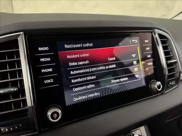 Škoda Karoq 1,5 TSi DSG Style LED Kamera - foto 28