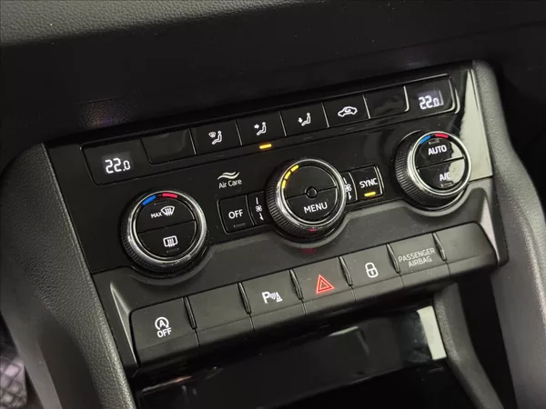 Škoda Karoq 1,5 TSi DSG Style LED Kamera - foto 40