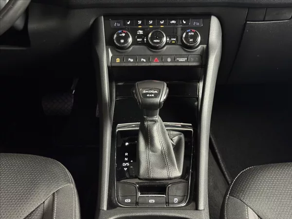 Škoda Kodiaq 2,0 TDi DSG 4x4 Tour Virtual - foto 18