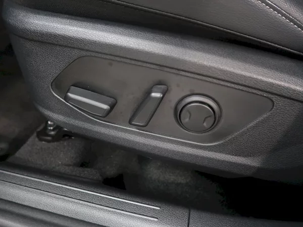 Kia Sportage TOP 1,6T-GDi 118KW MHEV 4x4 7 - foto 14